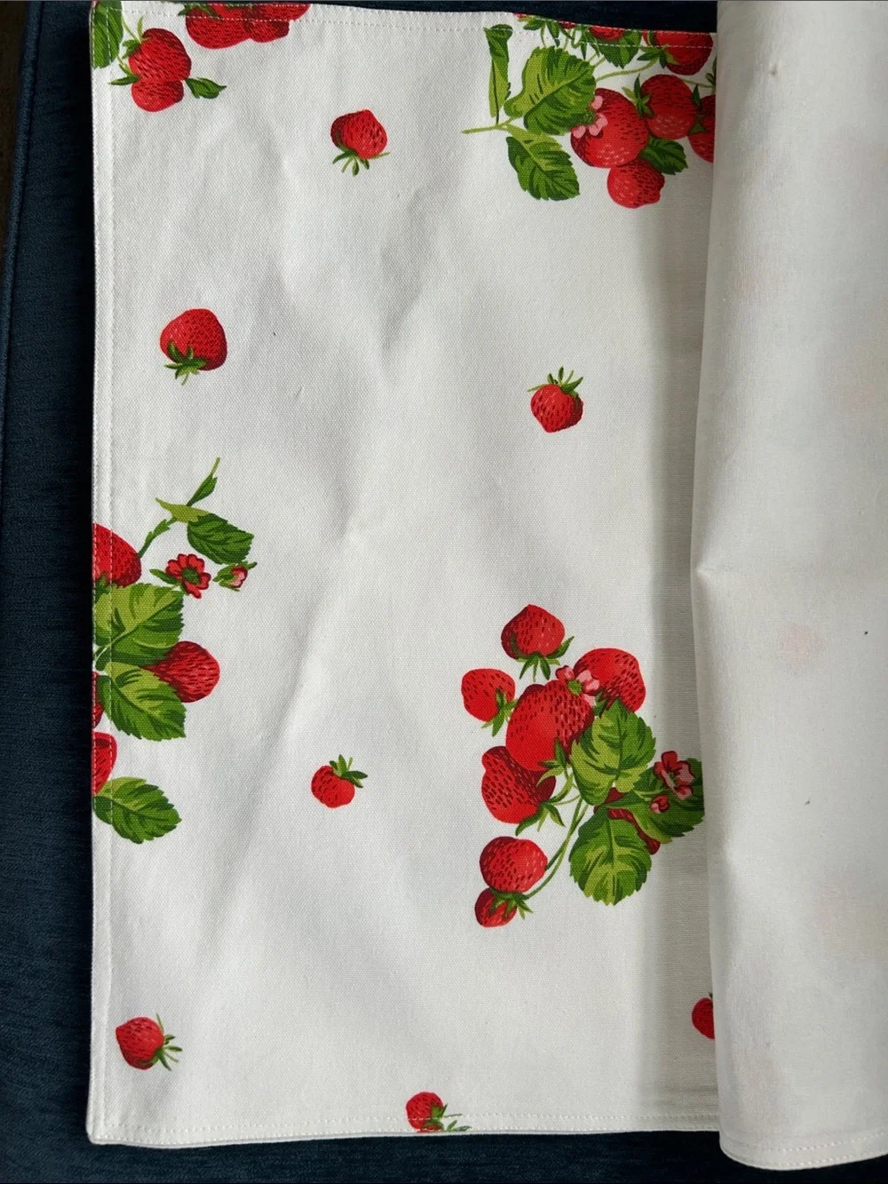 April Cornell Linens Set of 4 Placemats Strawberry Motif NWT 100% Cotton